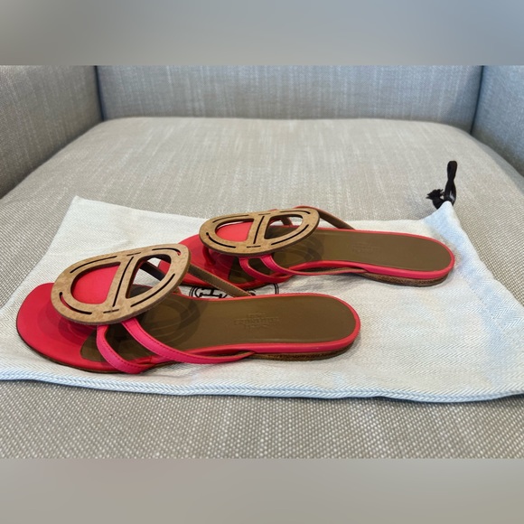Hermes Galet chaine d'ancre Coral Pink Flat Sandals - Picture 6 of 8